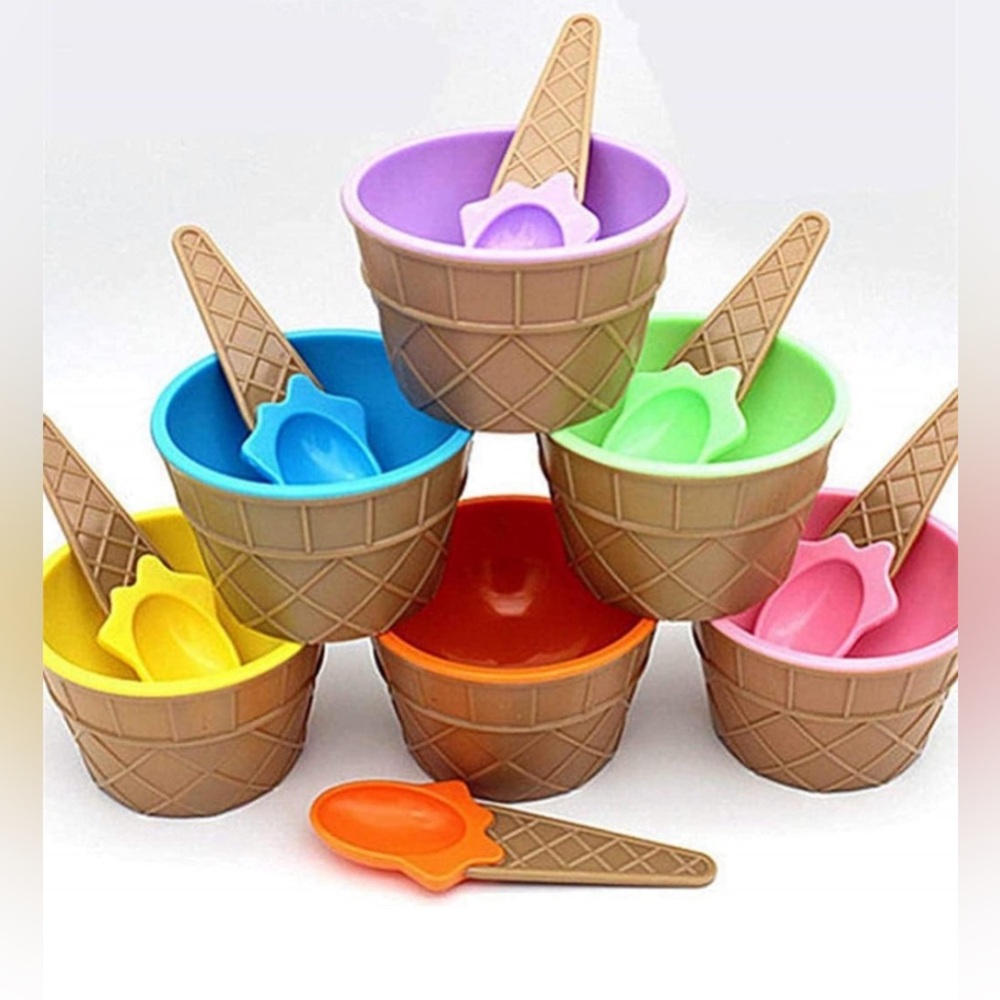 Set of 9 plastic ice cream bowls! Orange, yellow, and light blue 3 of each color